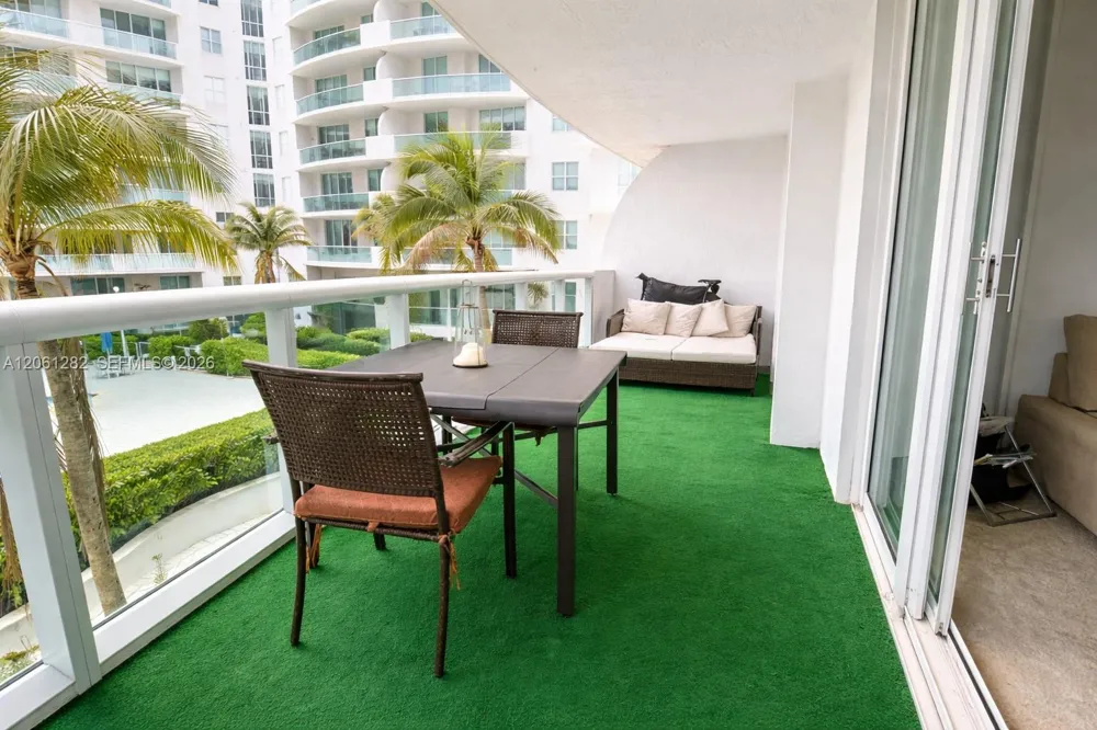 7900 Harbor Island Dr #706 North Bay Village, FL 33141