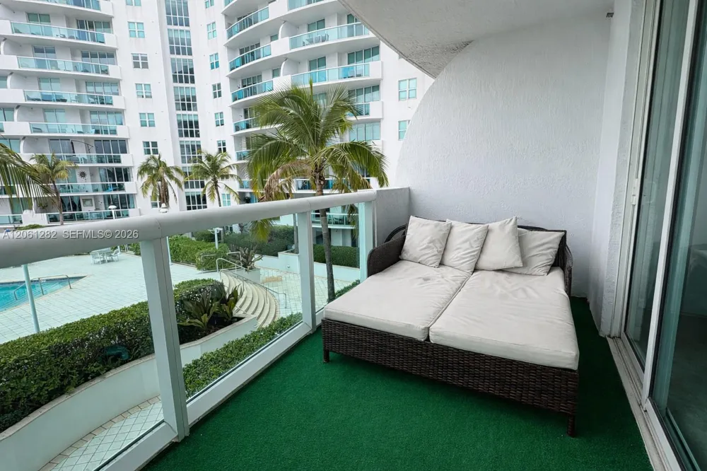 7900 Harbor Island Dr #706 North Bay Village, FL 33141