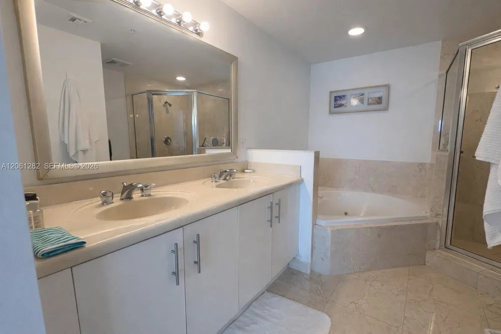 7900 Harbor Island Dr #706 North Bay Village, FL 33141