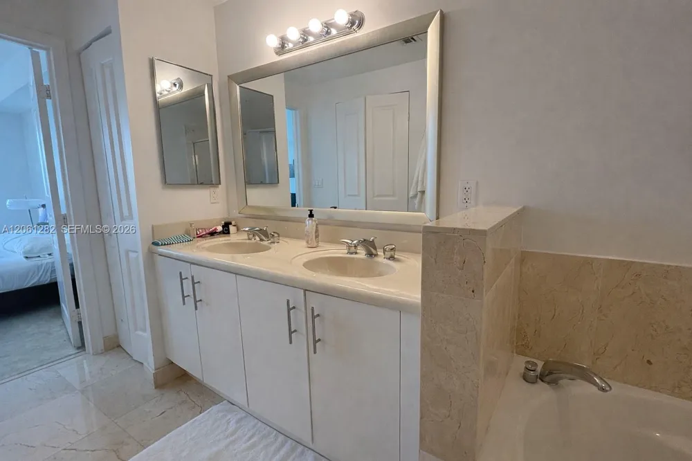 7900 Harbor Island Dr #706 North Bay Village, FL 33141