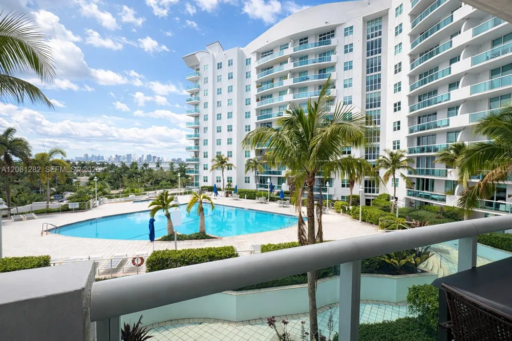 7900 Harbor Island Dr #706 North Bay Village, FL 33141