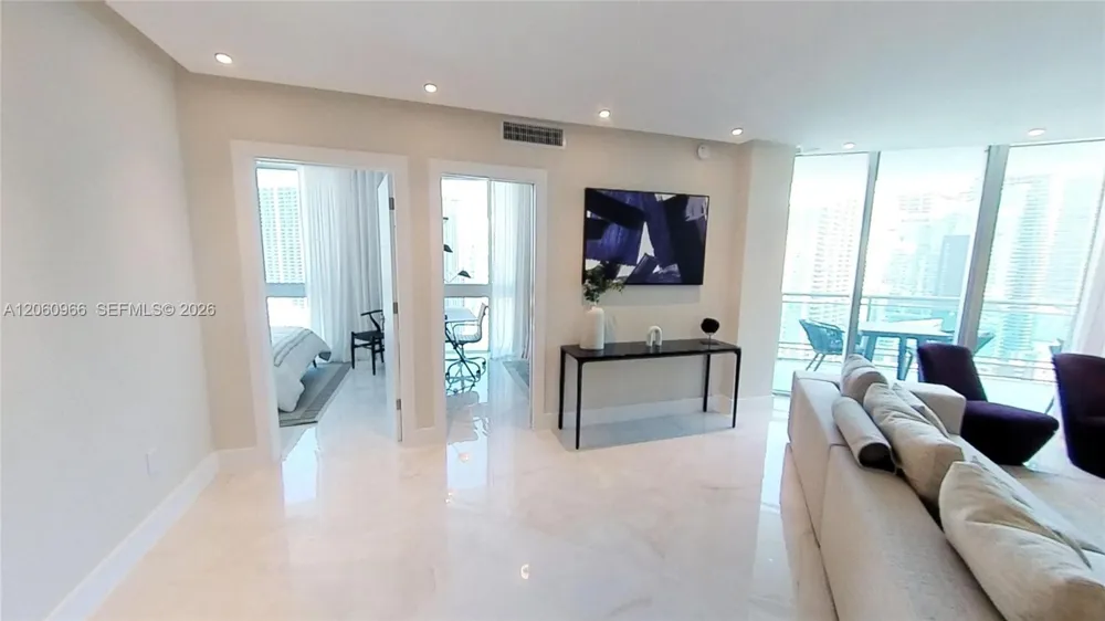 350 S Miami Ave #3902 Miami, FL 33130