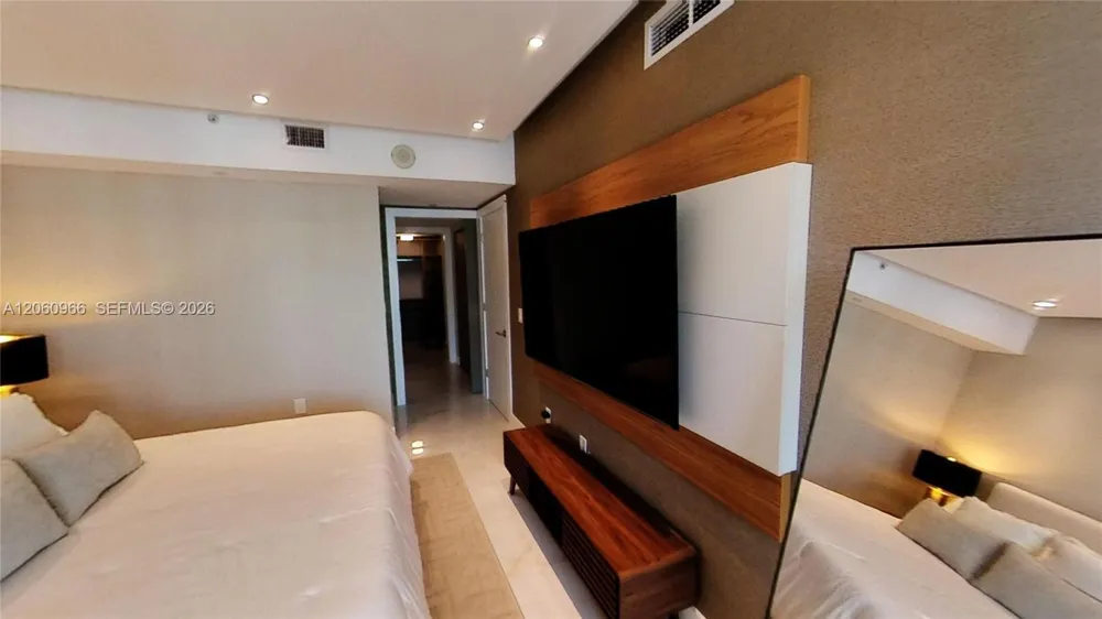 350 S Miami Ave #3902 Miami, FL 33130
