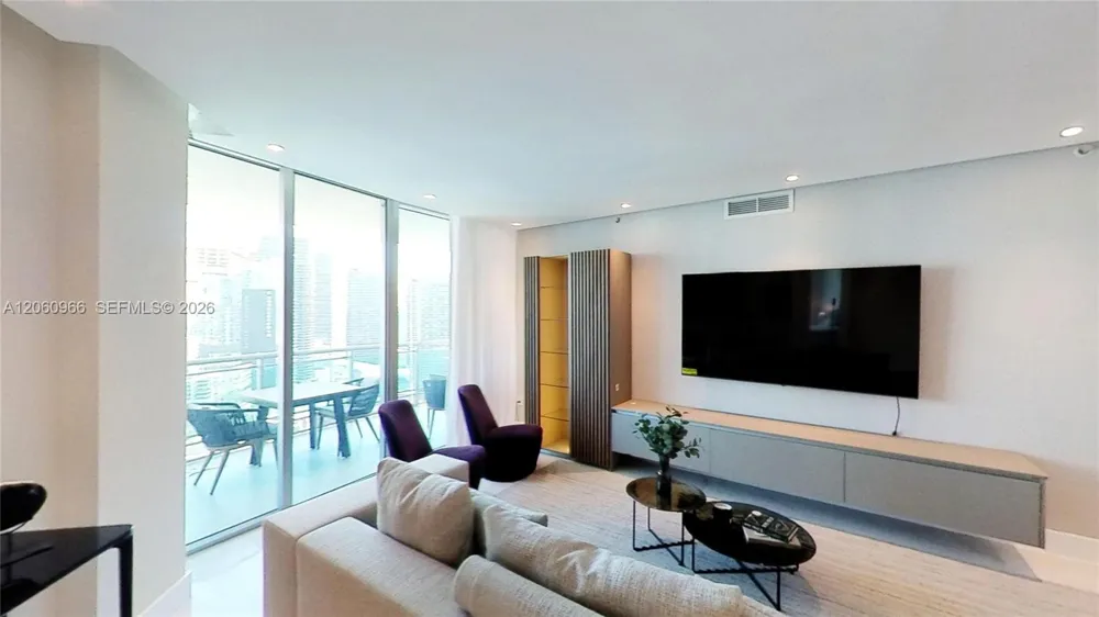 350 S Miami Ave #3902 Miami, FL 33130
