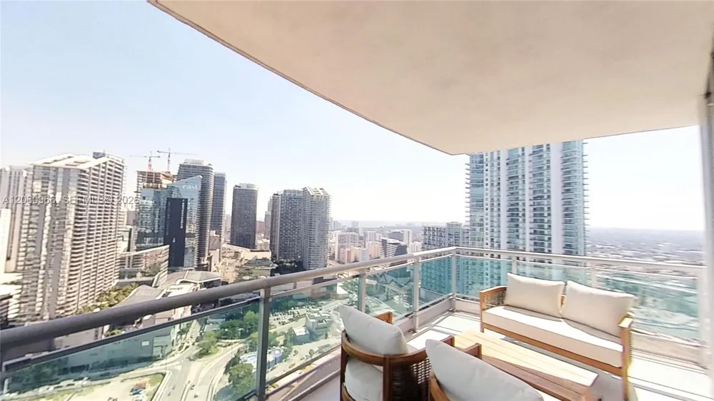 350 S Miami Ave #3902 Miami, FL 33130