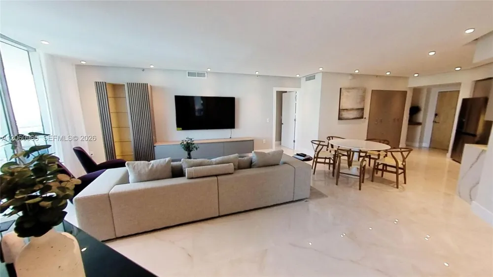 350 S Miami Ave #3902 Miami, FL 33130