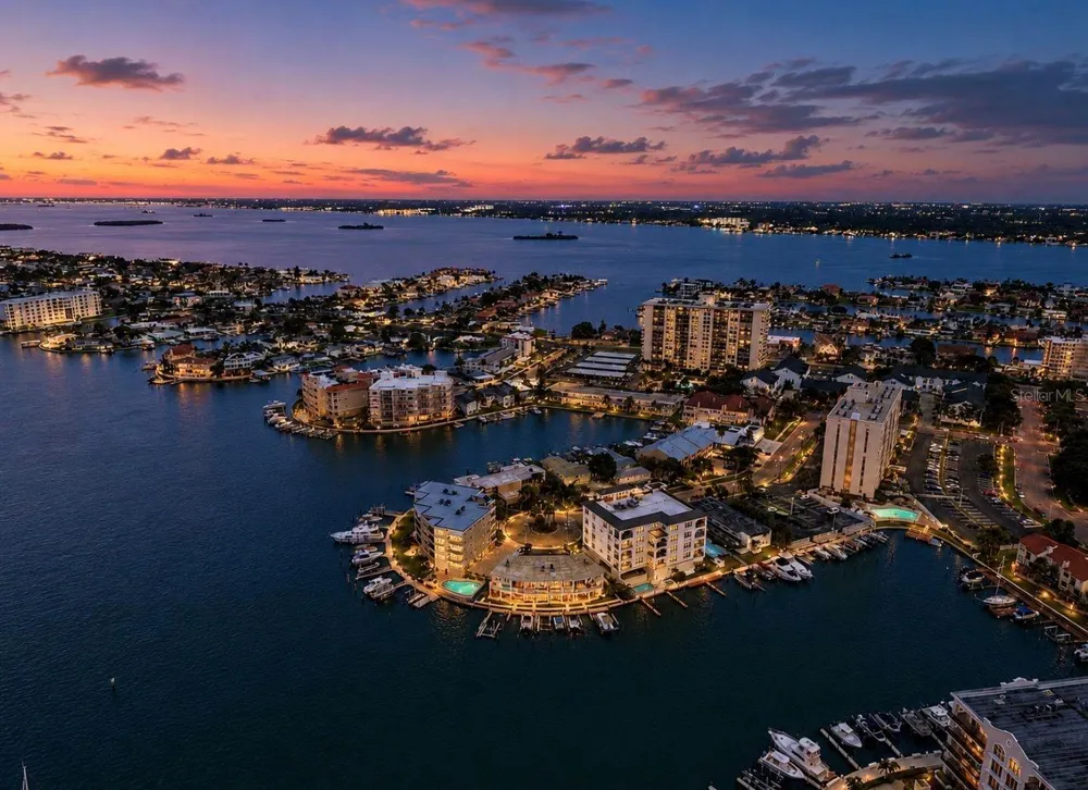 205 DOLPHIN POINT #4 Clearwater Beach, FL 33767