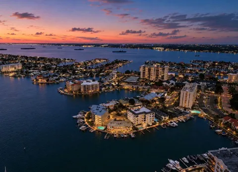 205 DOLPHIN POINT #4