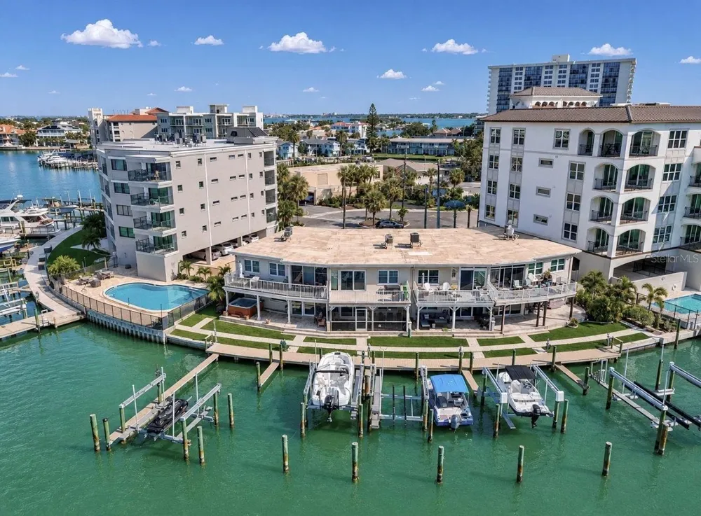 205 DOLPHIN POINT #4 Clearwater Beach, FL 33767