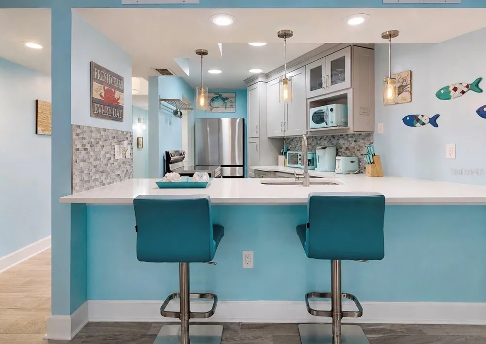 205 DOLPHIN POINT #4 Clearwater Beach, FL 33767