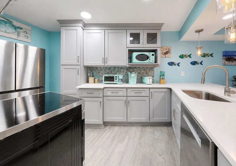 205 DOLPHIN POINT #4 Clearwater Beach, FL 33767