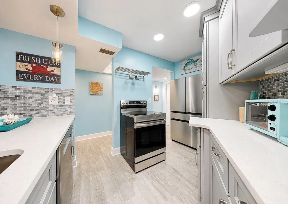 205 DOLPHIN POINT #4 Clearwater Beach, FL 33767