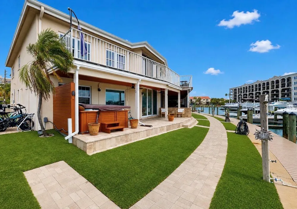 205 DOLPHIN POINT #4 Clearwater Beach, FL 33767