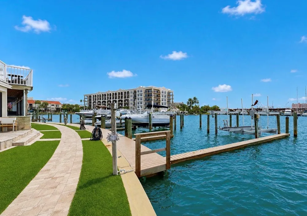 205 DOLPHIN POINT #4 Clearwater Beach, FL 33767