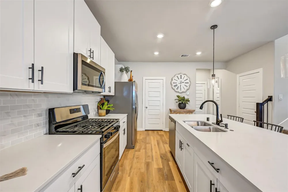 639 Salt Marsh Trail Kemah, TX 77565