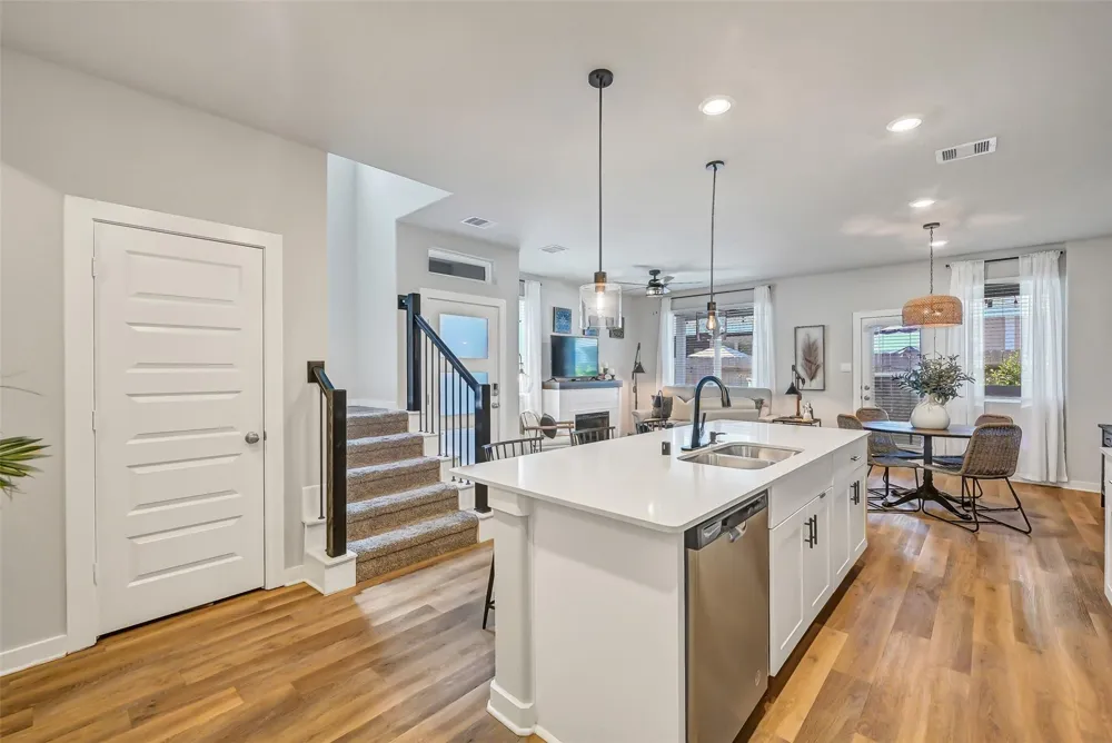 639 Salt Marsh Trail Kemah, TX 77565
