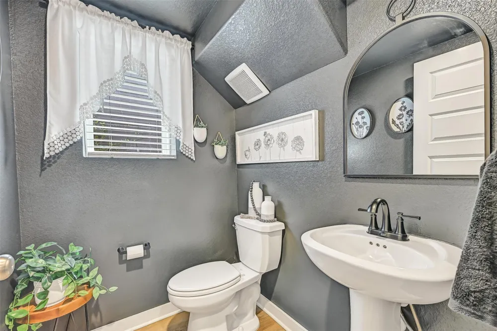 639 Salt Marsh Trail Kemah, TX 77565