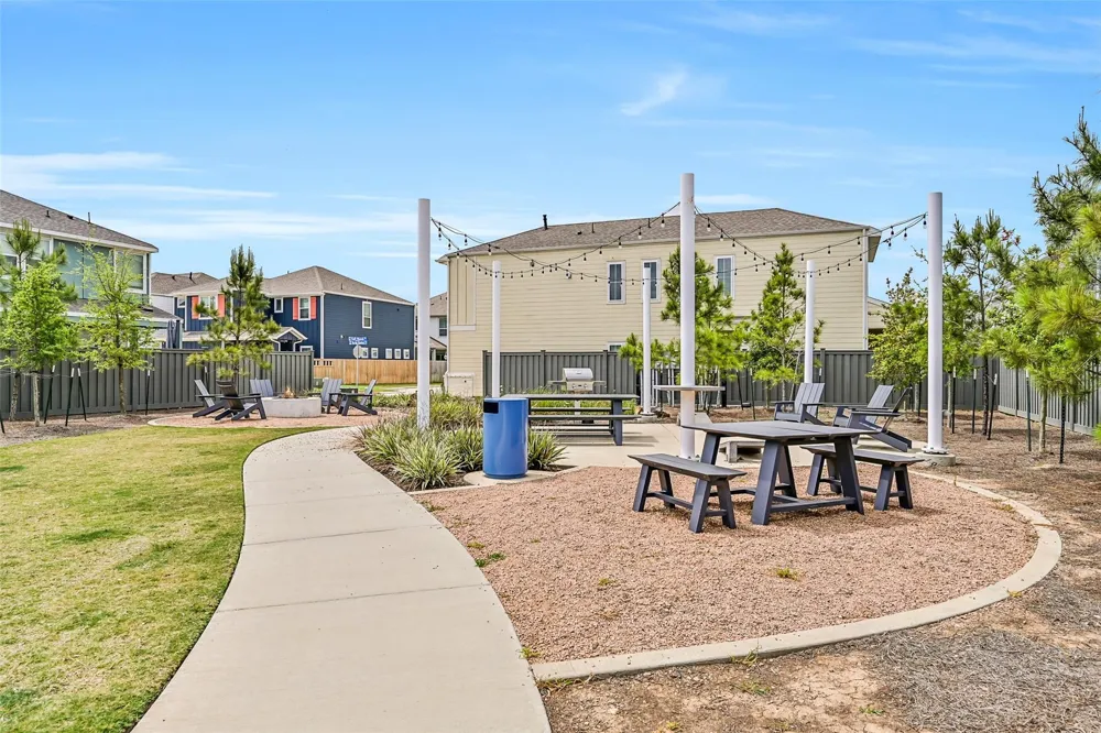 639 Salt Marsh Trail Kemah, TX 77565
