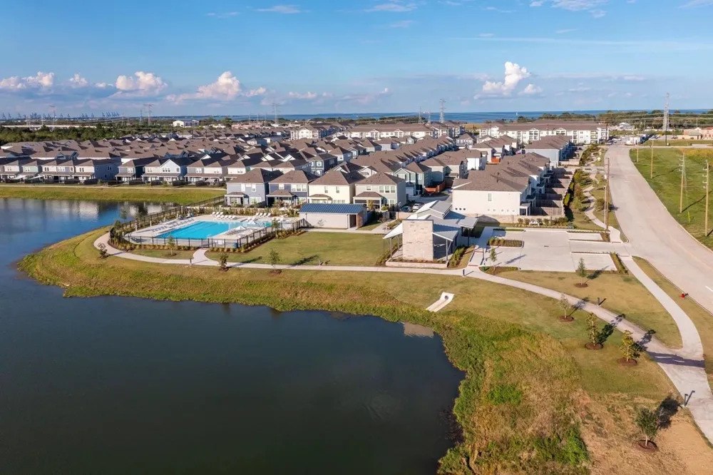 639 Salt Marsh Trail Kemah, TX 77565