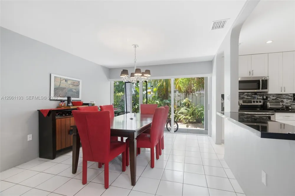 21221 NE 3rd Ct Miami, FL 33179