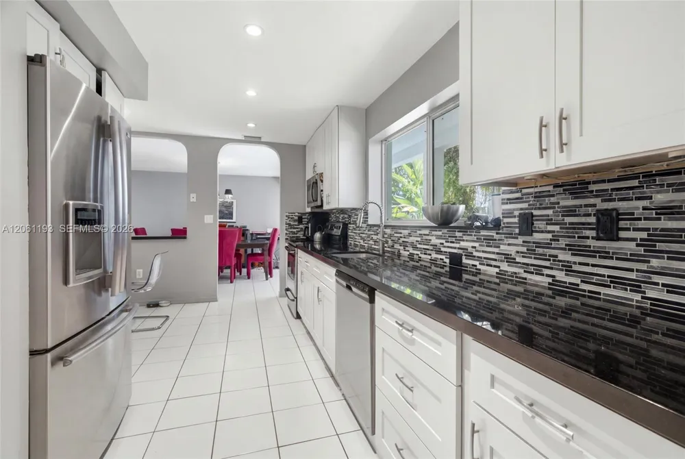 21221 NE 3rd Ct Miami, FL 33179