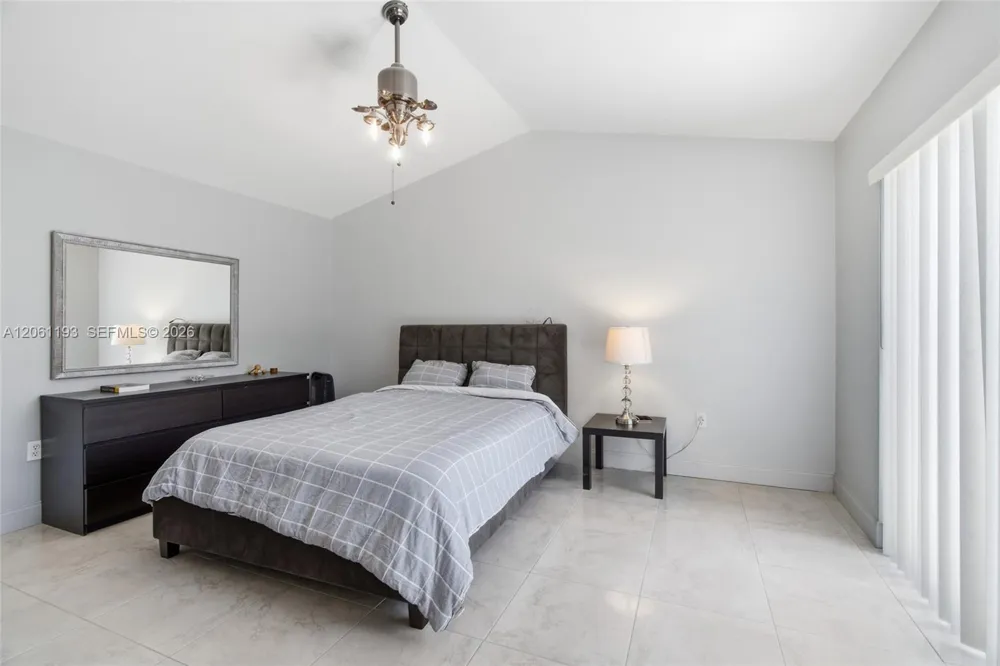 21221 NE 3rd Ct Miami, FL 33179
