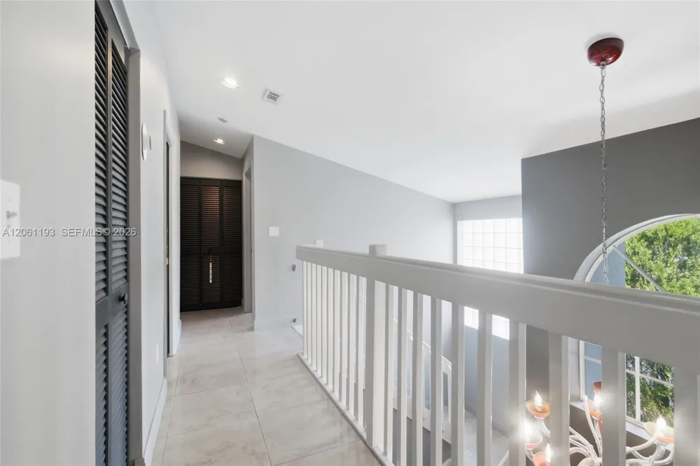 21221 NE 3rd Ct Miami, FL 33179