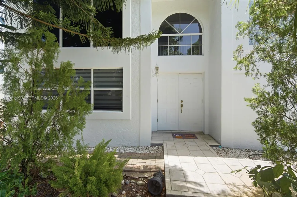 21221 NE 3rd Ct Miami, FL 33179