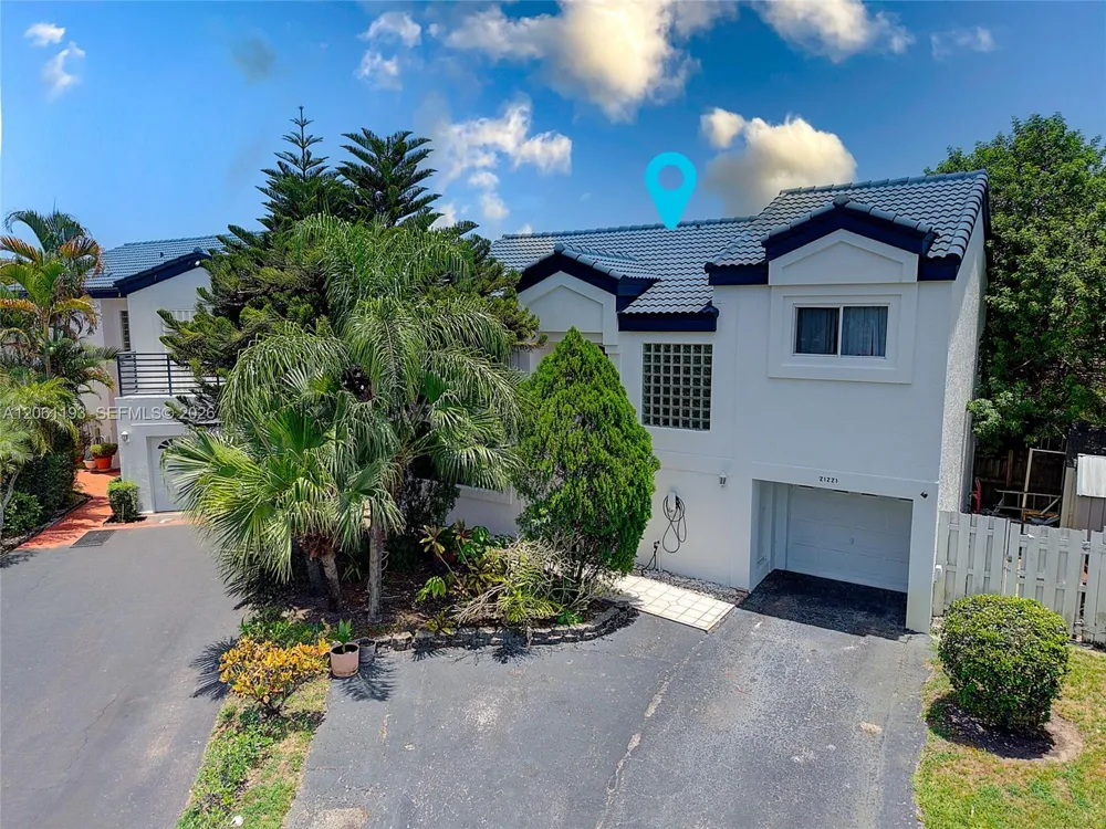 21221 NE 3rd Ct Miami, FL 33179