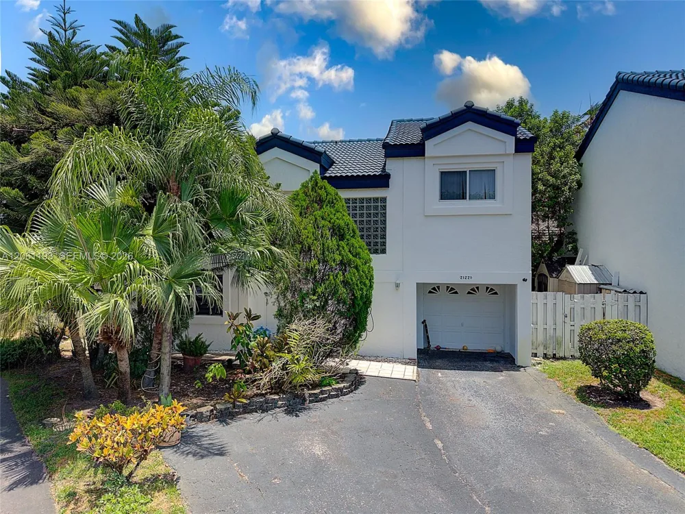 21221 NE 3rd Ct Miami, FL 33179