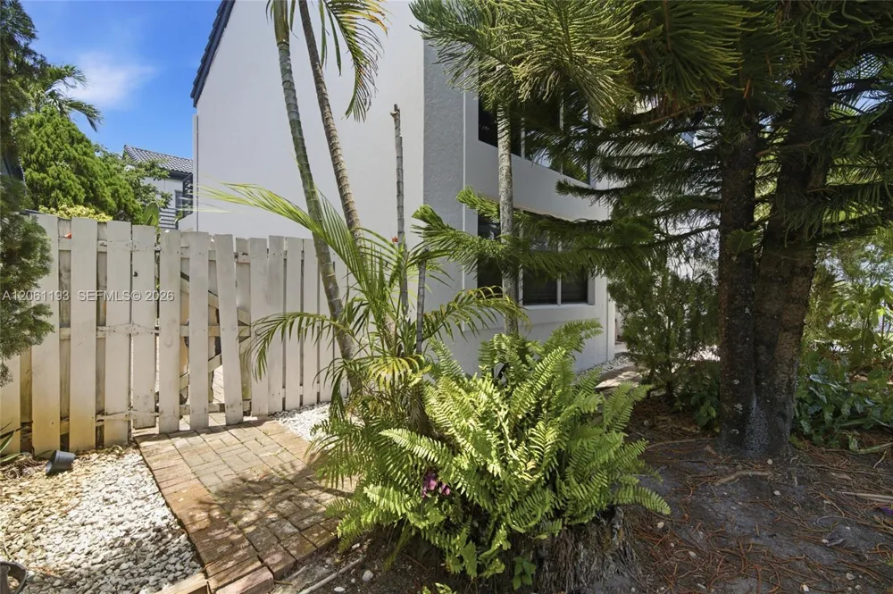 21221 NE 3rd Ct Miami, FL 33179