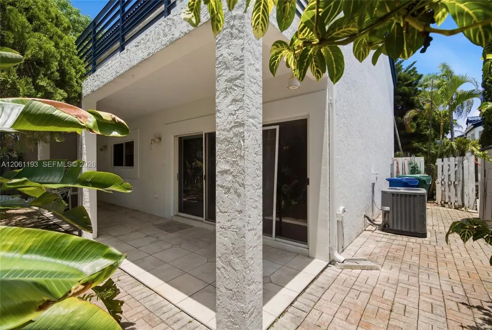 21221 NE 3rd Ct Miami, FL 33179