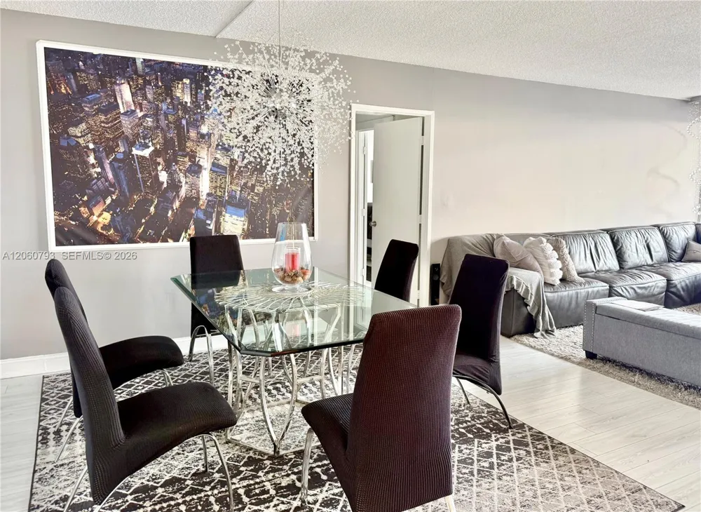 3701 Country Club Dr #2205 Aventura, FL 33180
