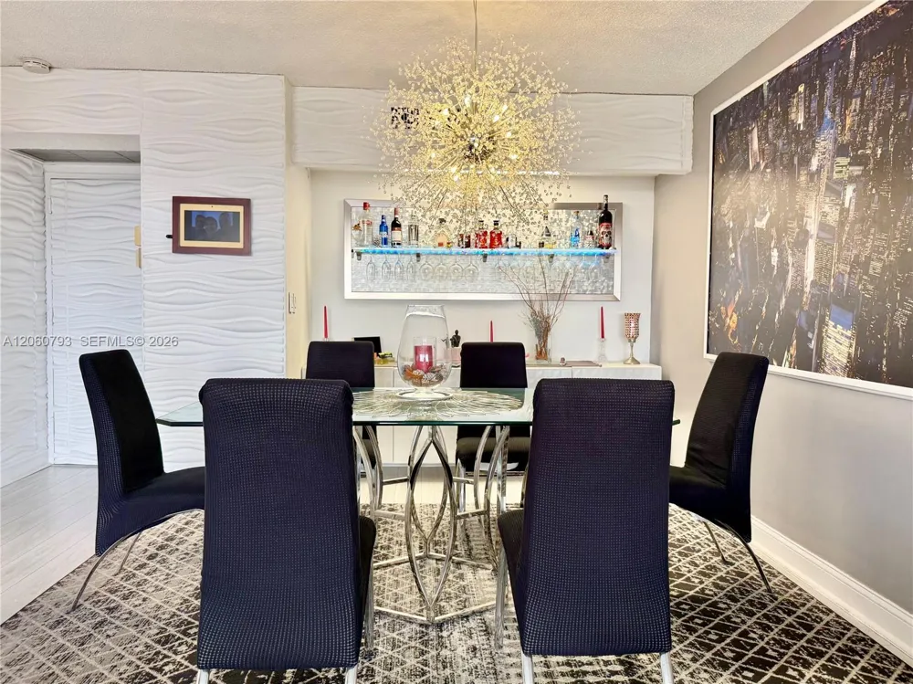 3701 Country Club Dr #2205 Aventura, FL 33180