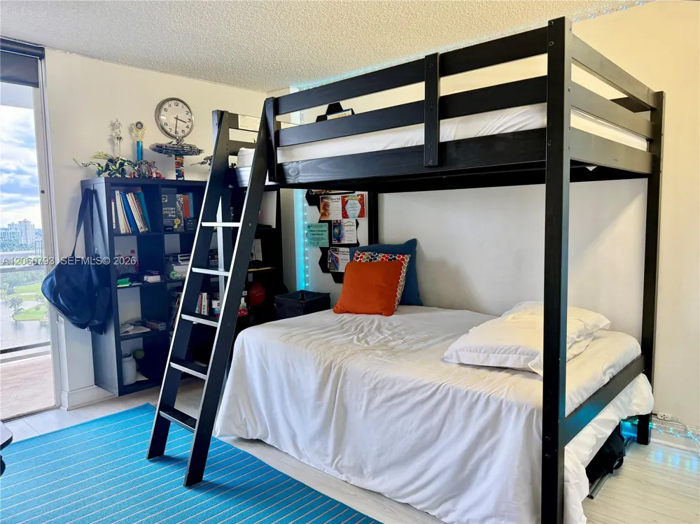 3701 Country Club Dr #2205 Aventura, FL 33180