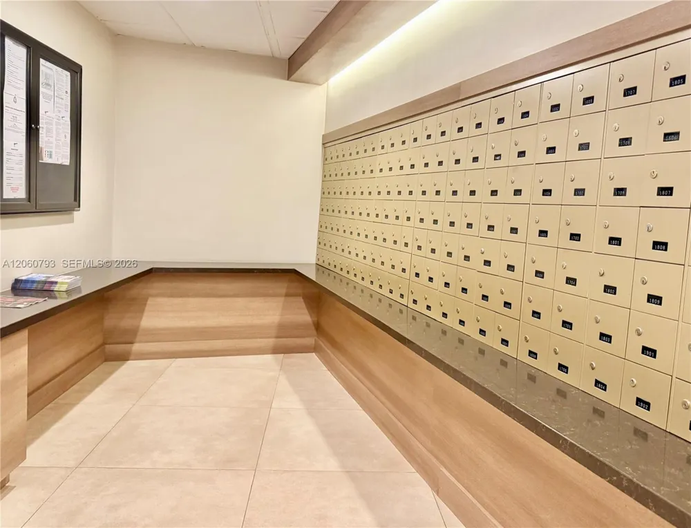3701 Country Club Dr #2205 Aventura, FL 33180