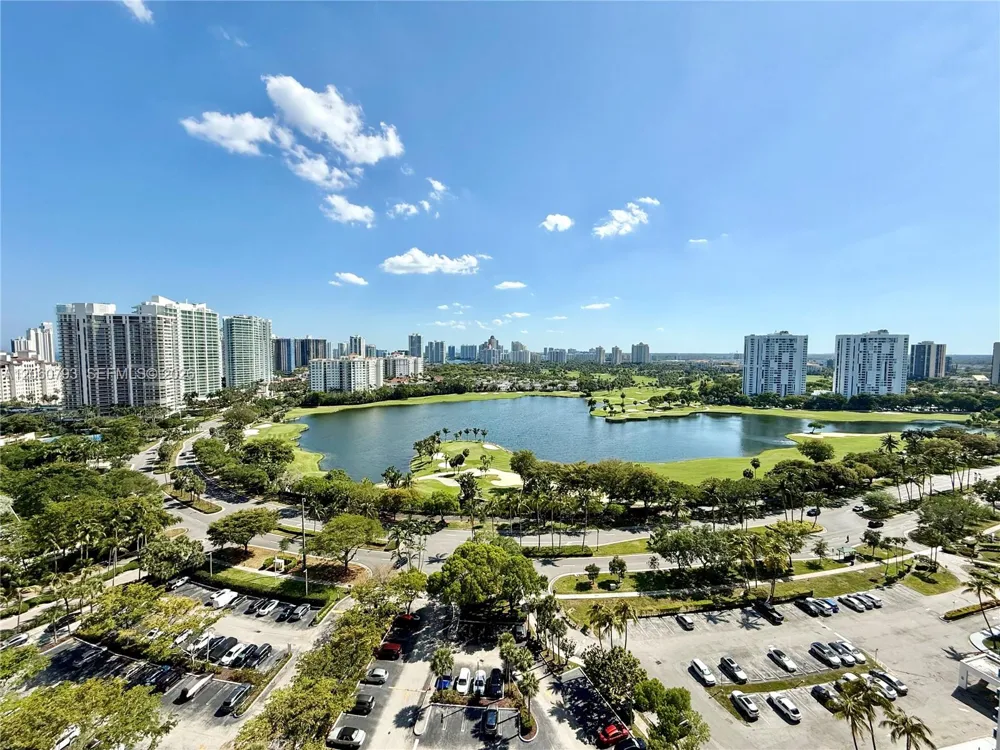 3701 Country Club Dr #2205 Aventura, FL 33180