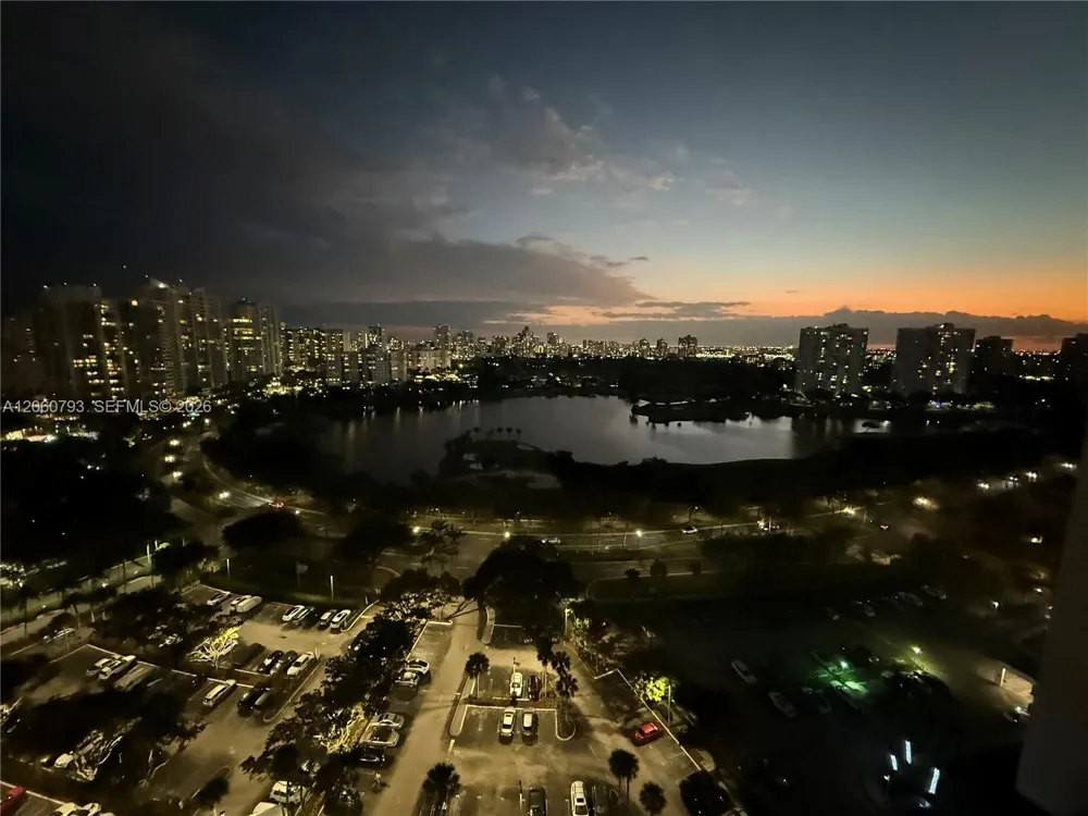 3701 Country Club Dr #2205 Aventura, FL 33180