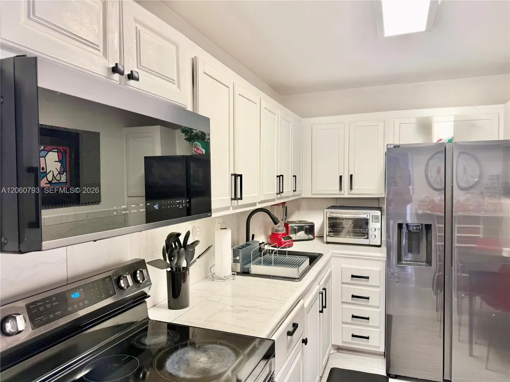 3701 Country Club Dr #2205 Aventura, FL 33180