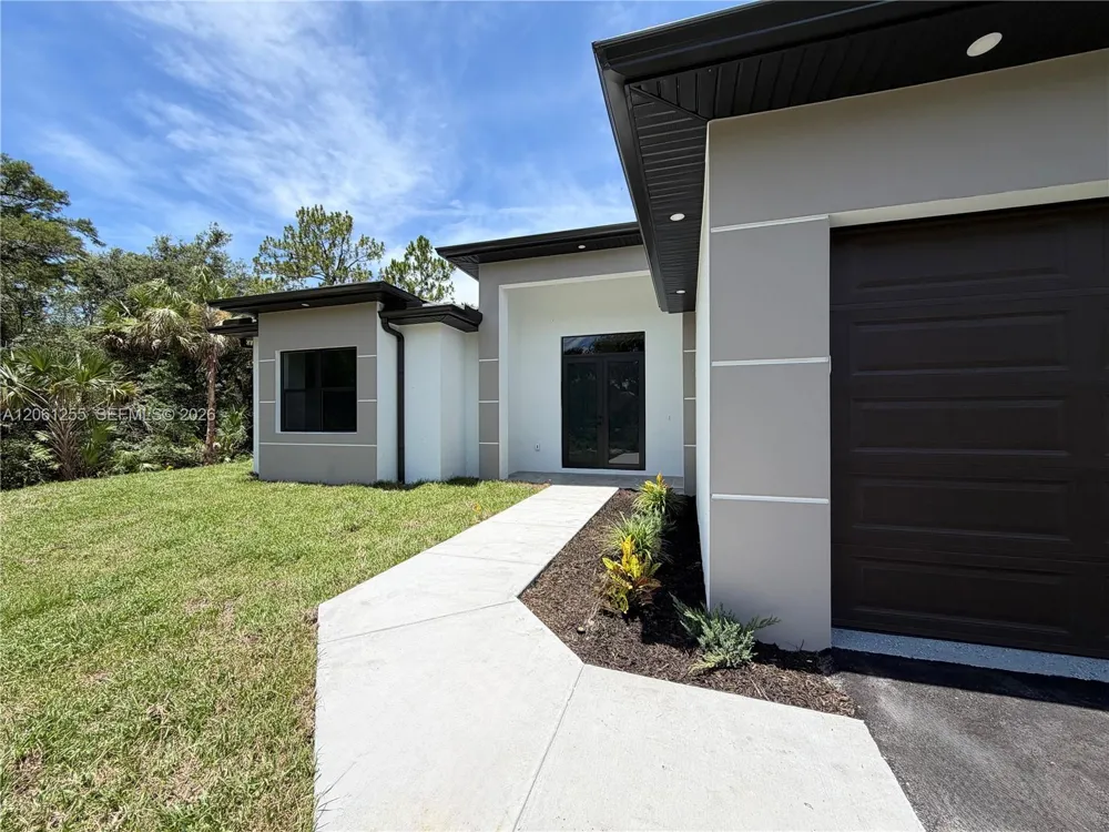 3257 Desoto Blvd S Naples, FL 34117