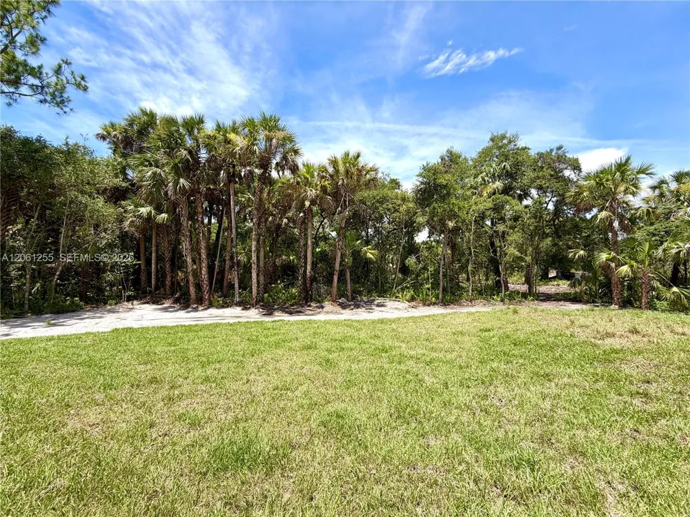 3257 Desoto Blvd S Naples, FL 34117