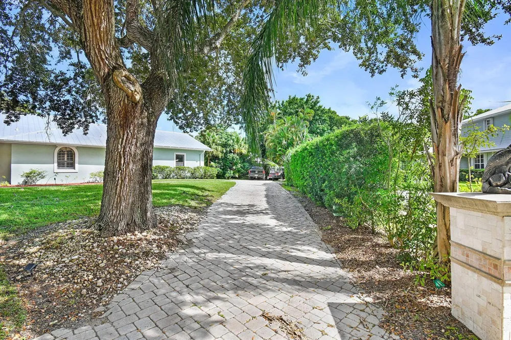 1225 SW Magnolia Bluff Drive Palm City, FL 34990