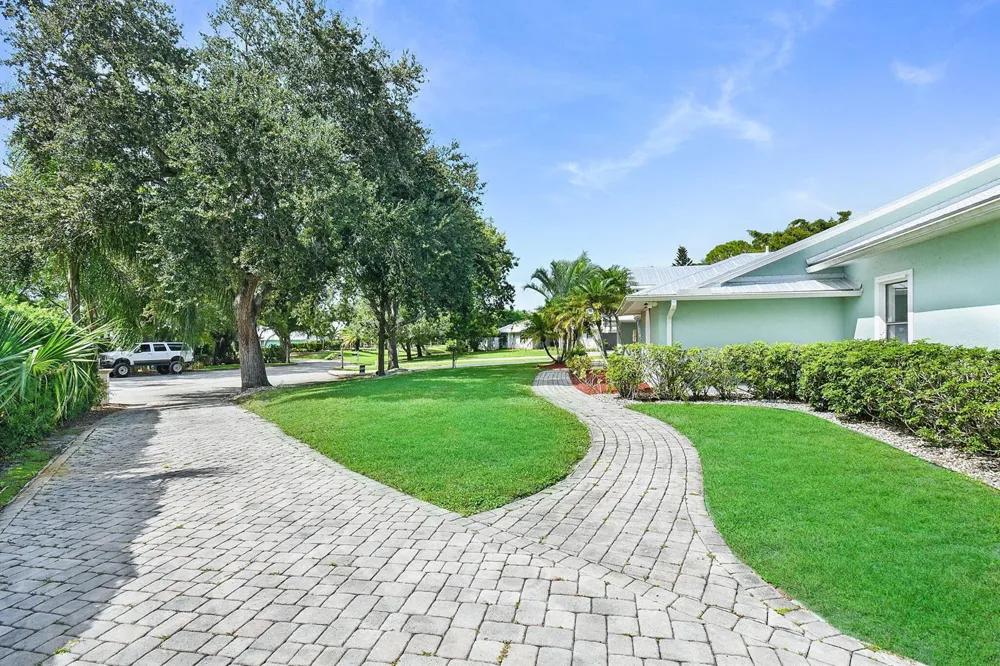 1225 SW Magnolia Bluff Drive Palm City, FL 34990