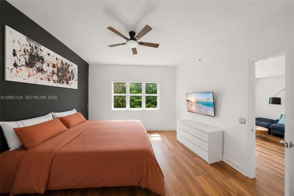 15051 Royal Oaks Ln #102 North Miami, FL 33181
