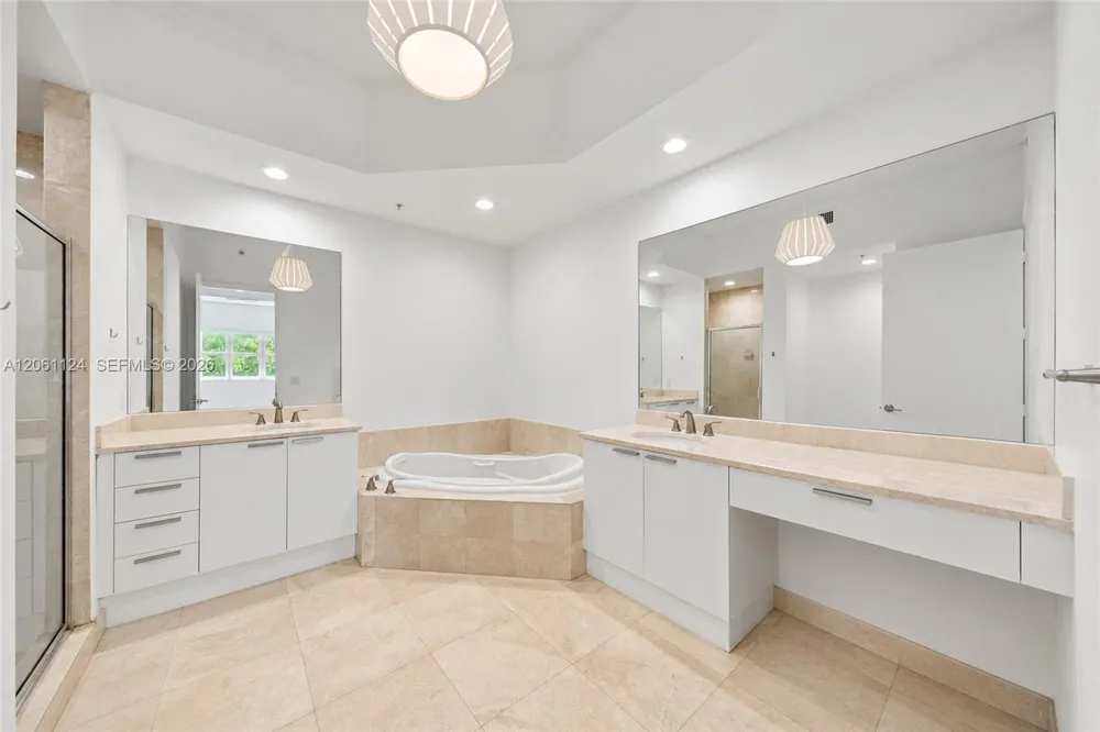 15051 Royal Oaks Ln #102 North Miami, FL 33181
