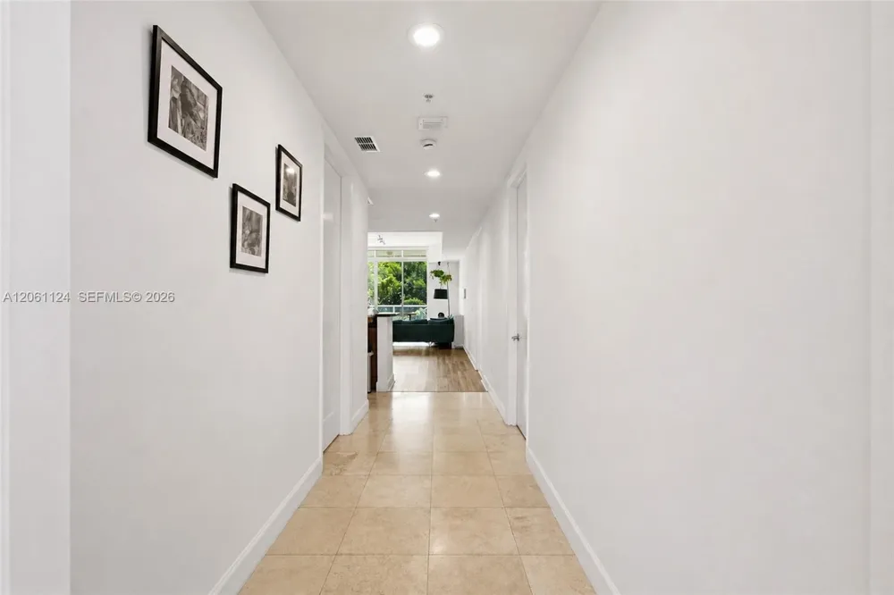 15051 Royal Oaks Ln #102 North Miami, FL 33181