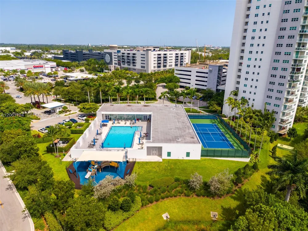 15051 Royal Oaks Ln #102 North Miami, FL 33181