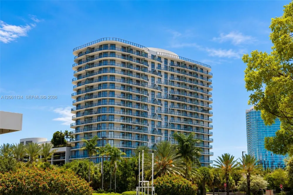 15051 Royal Oaks Ln #102 North Miami, FL 33181