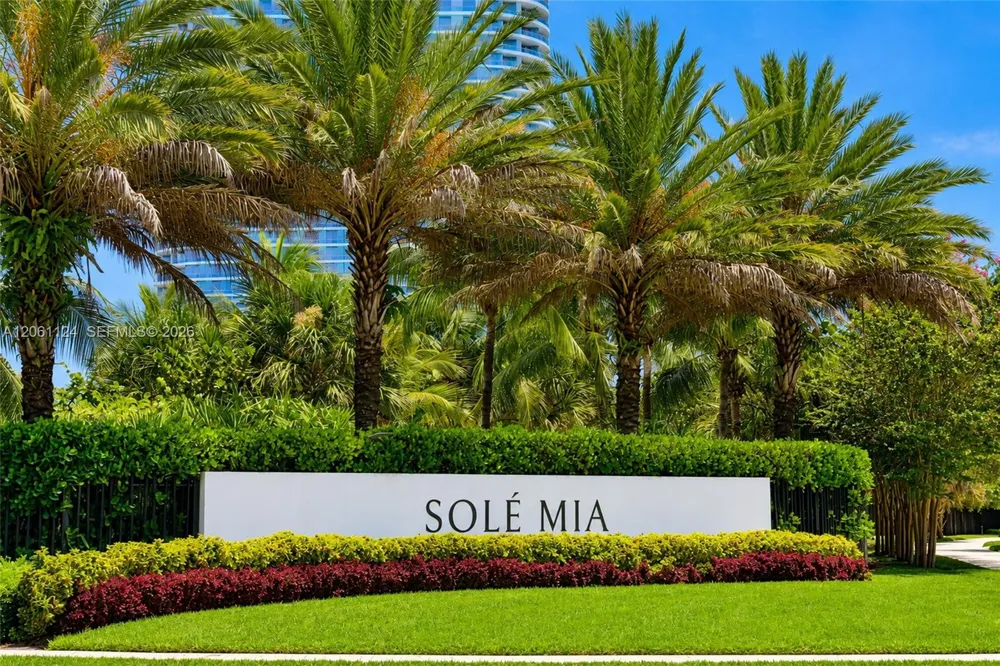 15051 Royal Oaks Ln #102 North Miami, FL 33181
