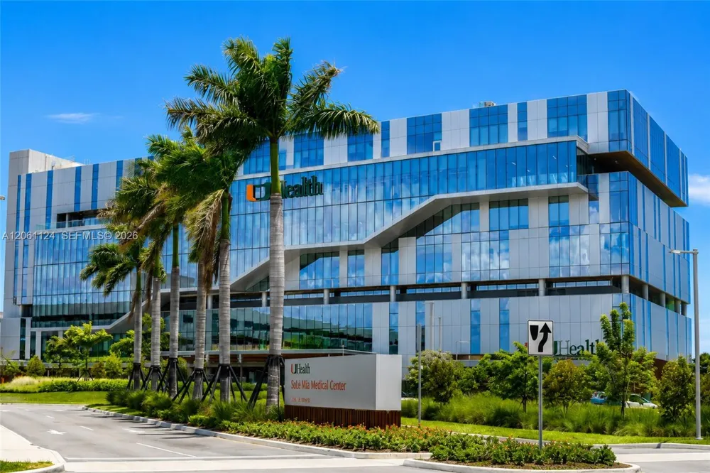 15051 Royal Oaks Ln #102 North Miami, FL 33181